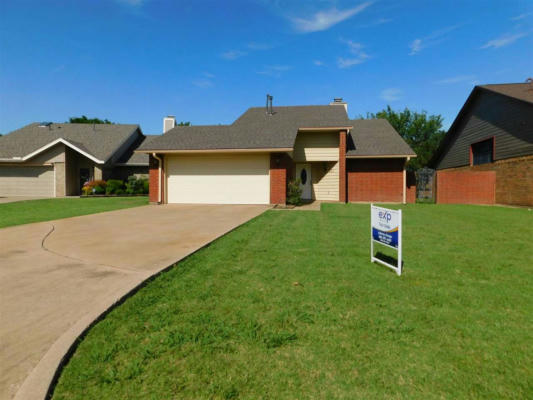 631 NW WATERFORD DR, LAWTON, OK 73505, photo 3 of 23