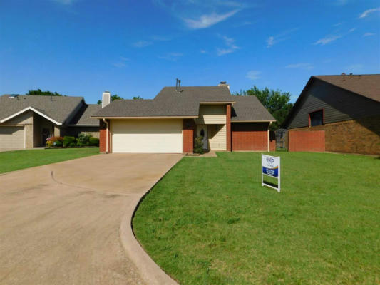 631 NW WATERFORD DR, LAWTON, OK 73505, photo 2 of 23