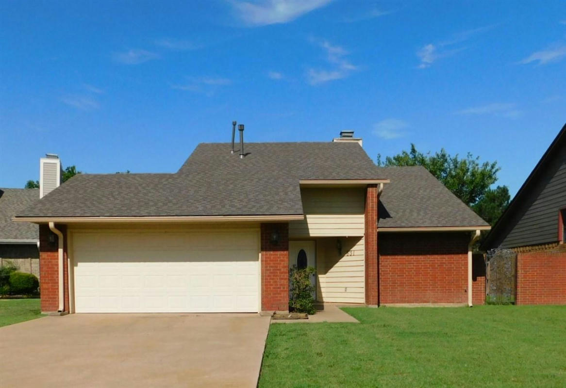 631 NW WATERFORD DR, LAWTON, OK 73505, photo 1 of 23