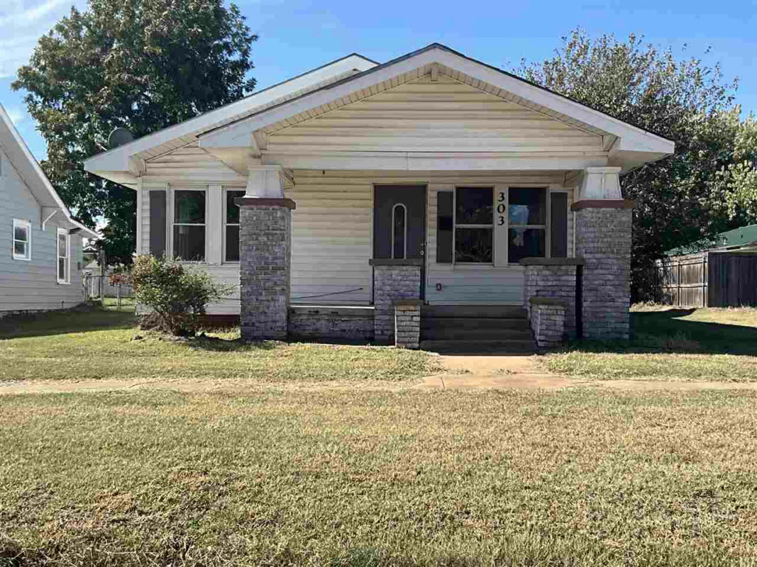 303 S 2ND ST, MARLOW, OK 73055, photo 1 of 24